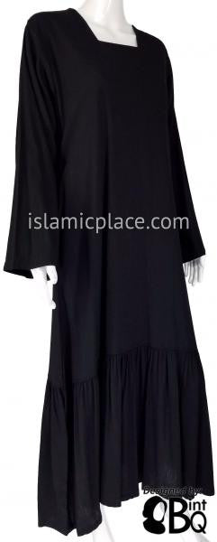 Black Aisha Mini Pleats Swing Abaya in Crinkled Fabric by BintQ