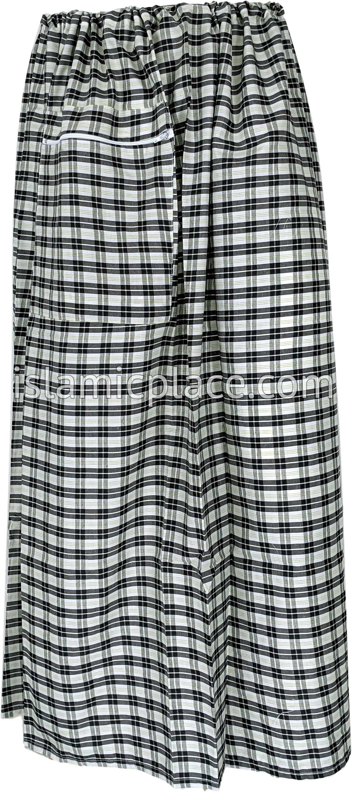 Black & White with Green Lines - Plaid Design Men Lungi Izar